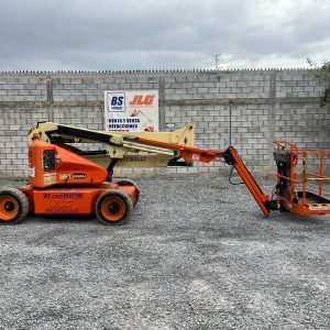 PLATAFORMA JLG E450AJ - 2014