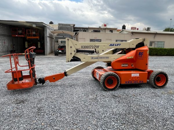 PLATAFORMA JLG E450A - 2013 - Image 4
