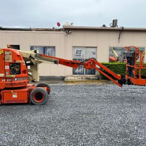 PLATAFORMA JLG E300AJP - 2010