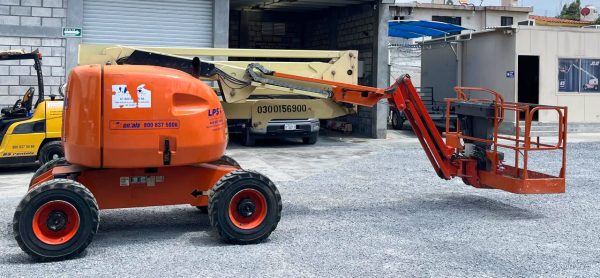 PLATAFORMA JLG 450AJ - 2012 - Image 3
