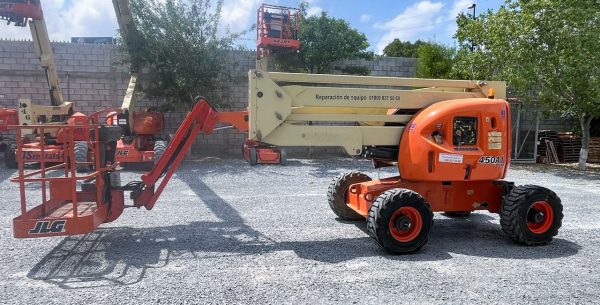 PLATAFORMA JLG 450AJ - 2012 - Image 4